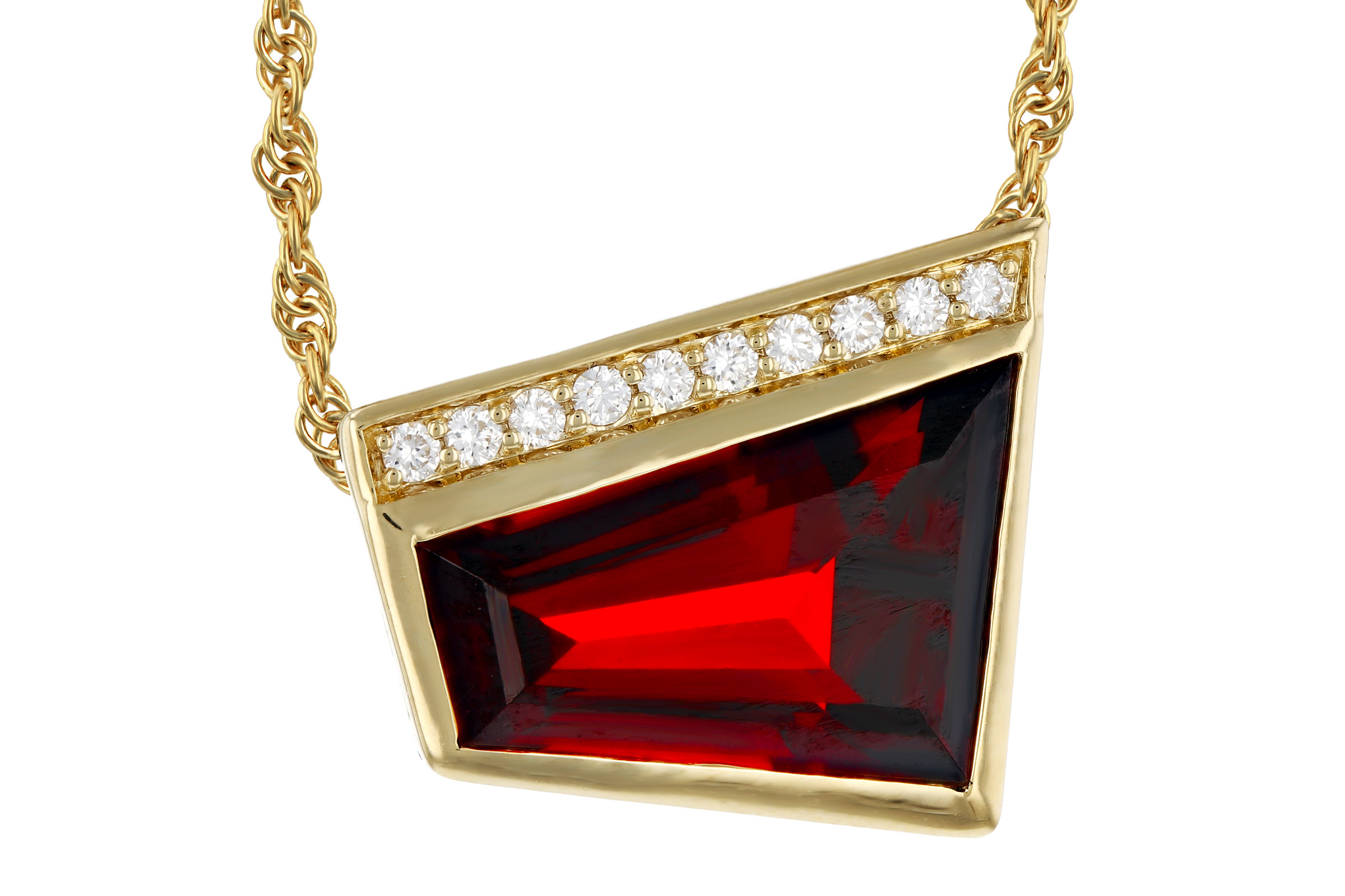 H294-47967: NECKLACE 3.92 GARNET 4.00 TGW